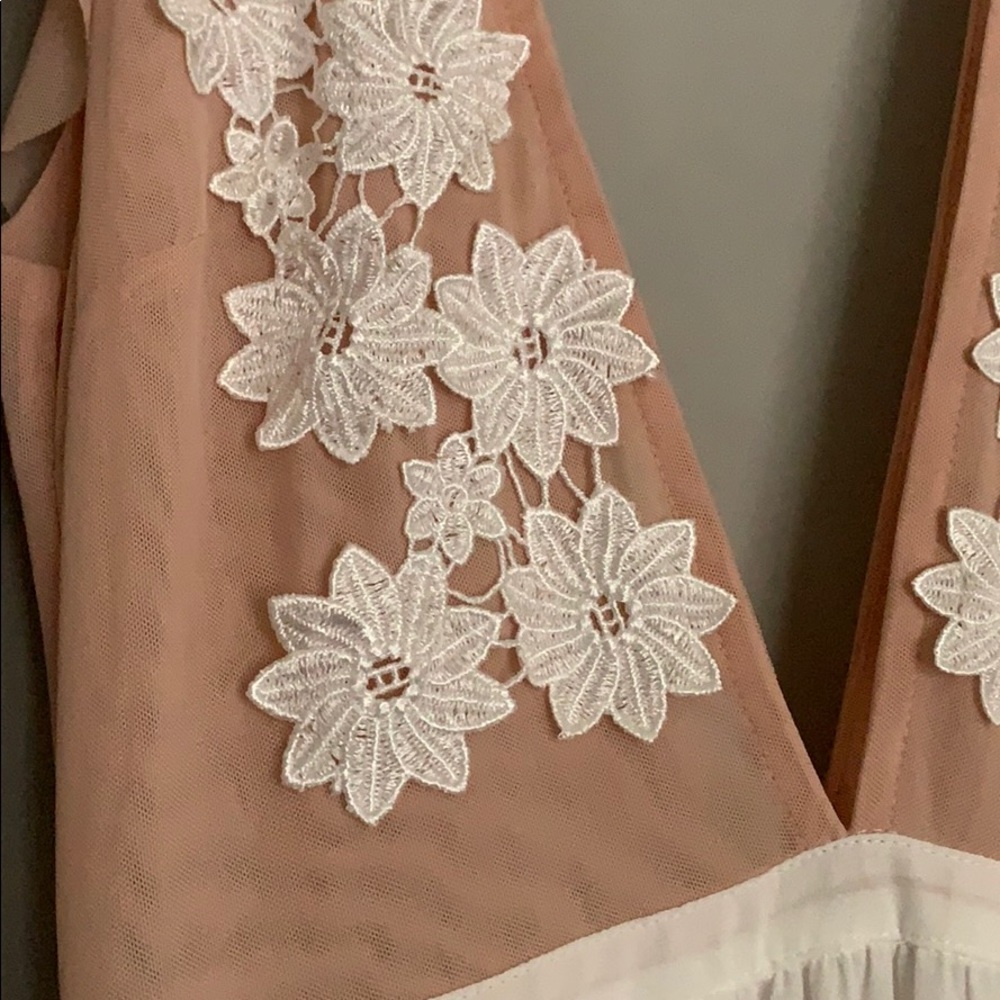Blush and white Showpo. maxi dress - Picture 7 of 8